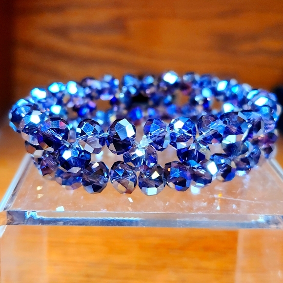 NWT Elegant Purple Austrian Crystal Stretch Bracelet 8"-8.5" Size around - Picture 2 of 4